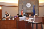 Hickey fourth graders played all the roles in mock trial as Judge Eric Johnson helps them navigate the process.